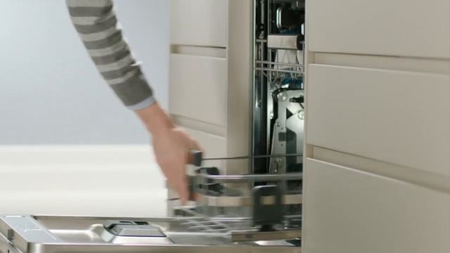 Electrolux 伊萊克斯【洗碗碟機系列】ComfortLift輕柔層架設計 смотреть онлайн