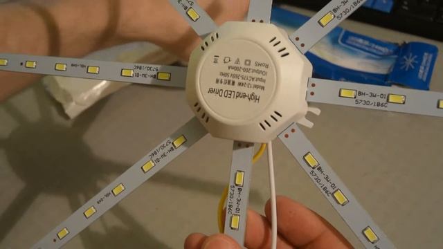 Светодиодная лампа в форме снежинки смотреть онлайн