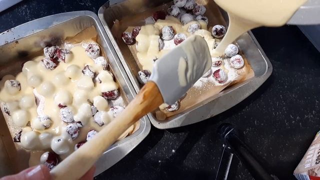 Пироги с ежевикой и маскарпоне