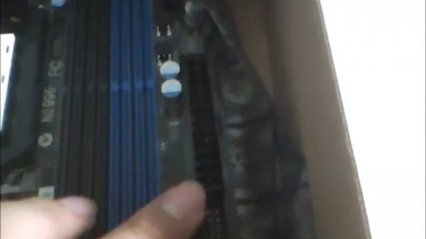 MSI 880GM-E41 and G-Skill DDR3 1333 2x1GB RAM Unboxing