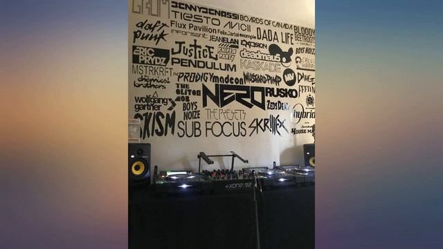 KRK Classic 5 Professional Bi-Amp 5" Powered Studio Monitor (2 Speakers) Pair of review смотреть онлайн