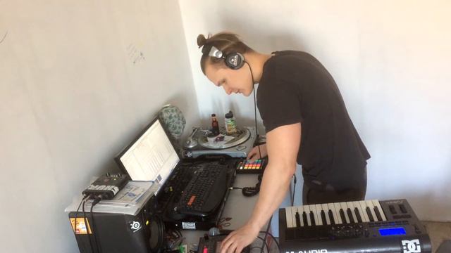 spaun - Упоротая масса (livelooping / beatbox) смотреть онлайн