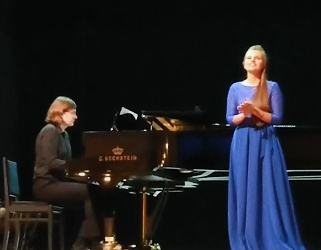 Песня 💚 Веточка зеленая - из Концерта в Екатеринбурге смотреть онлайн