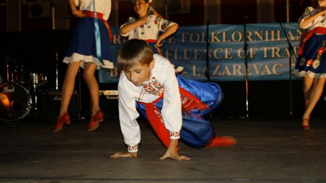 "Ой, ходила дівчина бережком" фото смотреть онлайн