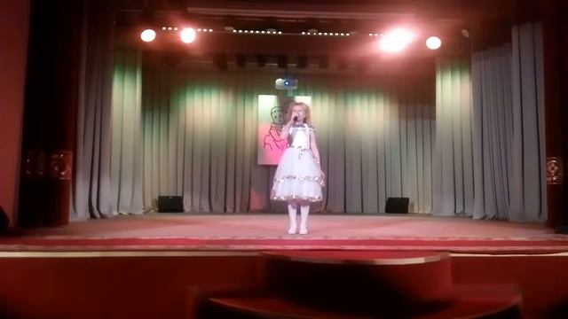 Ходит моя бабушка. Ксения Кулыгина смотреть онлайн