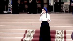ДО СЛЕЗ! Песня Маме 2017 Вся школа в слезах   Чеченка поет красиво