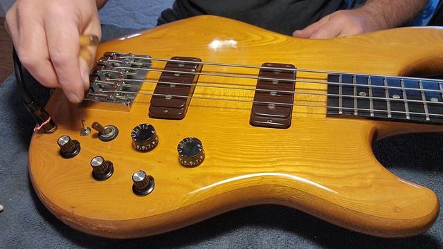 1979 Ibanez MC-900N Control Operation, Scratchy Pot, Active System Works. смотреть онлайн