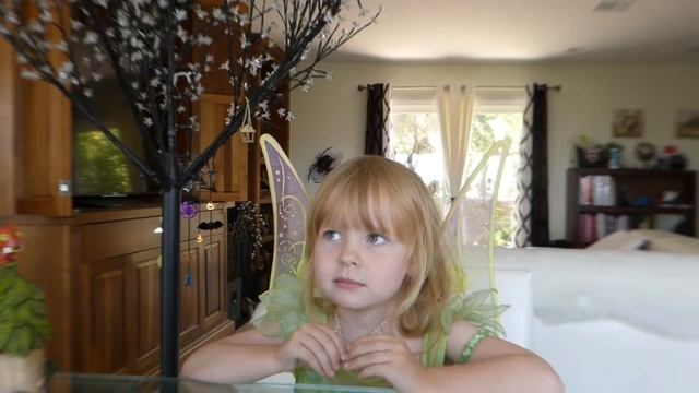 Распаковываем куклу - Фею Динь, Disney fairies Tinker Bell doll. Tinker Bell Costume. смотреть онлайн