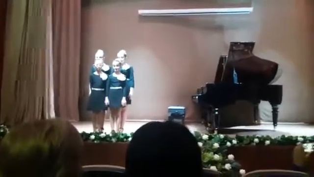 У.Гиллок Шампань-токката в 8 рук. смотреть онлайн