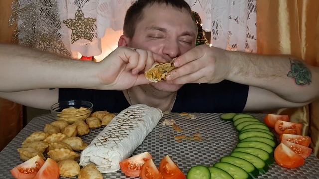 MUKBANG / ШАУРМА /1,2,3 Проверка микрофона #shawarma #шаурма #мукбанг #обжор смотреть онлайн