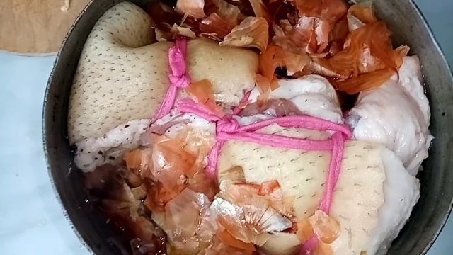 Свиной рулет в луковой шелухе. Рулет из свиной пашины. Очень вкусно и очень просто! смотреть онлайн