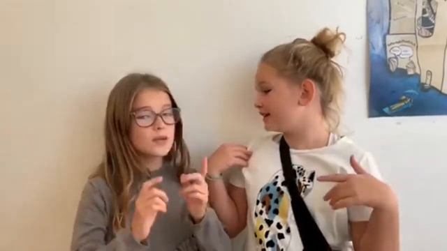 Interview med to piger fra bageren смотреть онлайн