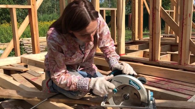 Каркасная стена наманикюренными руками смотреть онлайн