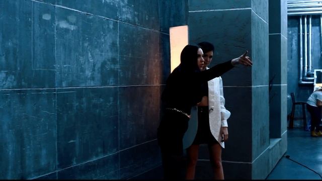 backstage коллек "LUXURIOUS" дизайнер одежды Юлия Полякова смотреть онлайн