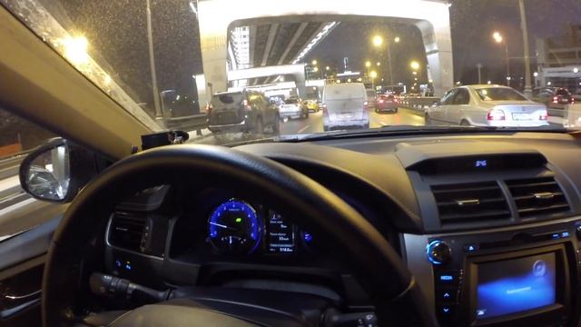 Тойота Камри 2016. Работа датчика уровня топлива. Особенности. смотреть онлайн