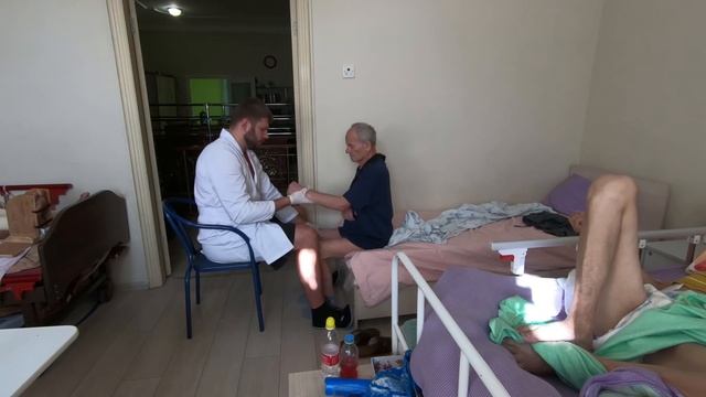 Реабилитация после инсульта. Вертикализация смотреть онлайн