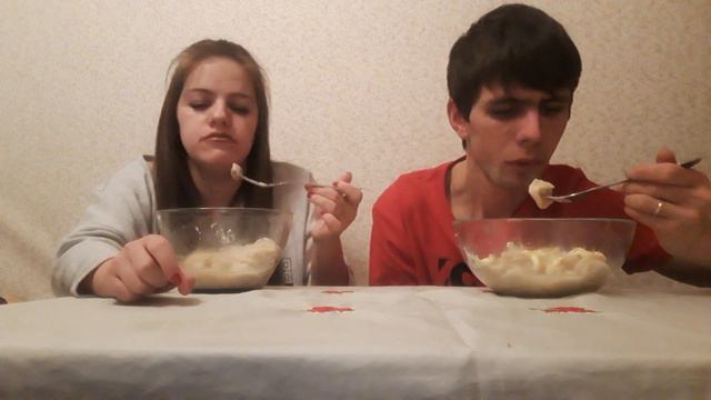 ЗАРУБА 3кг ПЕЛЬМЕНЕЙ КТО БЫСТРЕЕ СЪЕСТ MUKBANG\ не ASMR battle 3kg dumplings who will eat faster смотреть онлайн