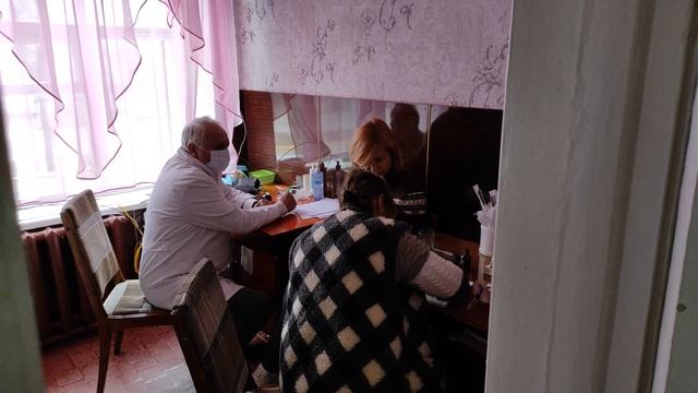 Окажем помощь Старобельской районной больнице смотреть онлайн