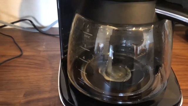 コーヒーメーカーは、いる？　デロンギ Delonghi ICMI011J-BK エレガンスブラック смотреть онлайн