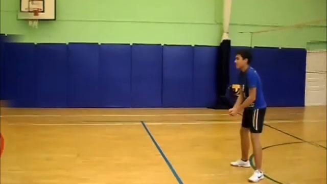 Прием мяча снизу двумя смотреть онлайн