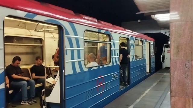 Номерной прибывает на станцию печатники Люблинско-Дмитровской линии. смотреть онлайн