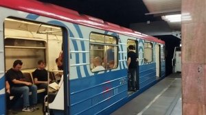 Номерной прибывает на станцию печатники Люблинско-Дмитровской линии.