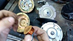 Мощный звуковой сигнал на авто