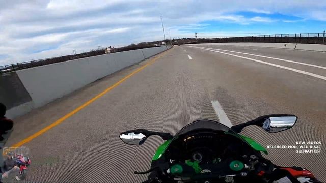 2021 Honda CBR 1000RR-R SP vs 2019 Kawasaki ZX-10R! смотреть онлайн