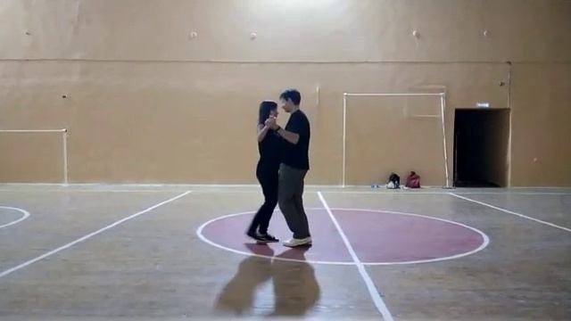 Максим и Наталья. Как начали изучать медленный вальс. Тверь. 2021. Slow Waltz. First dance practice смотреть онлайн