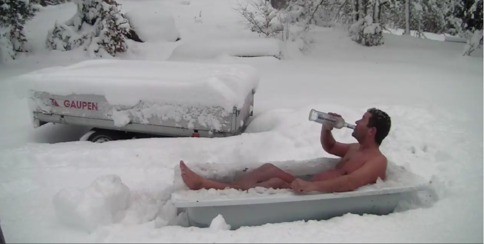 Первый снег// ледяная ванна смотреть онлайн