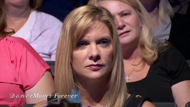 Dance Moms - Mackenzie BEATS Maddie (Season 5 Episode 23) смотреть онлайн