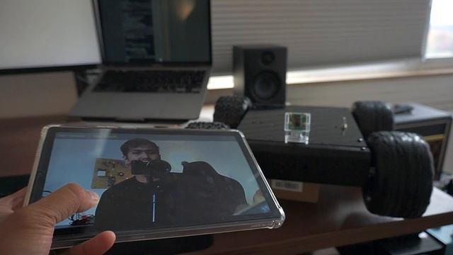 Robot video stream from onboard camera using AWS KVS смотреть онлайн