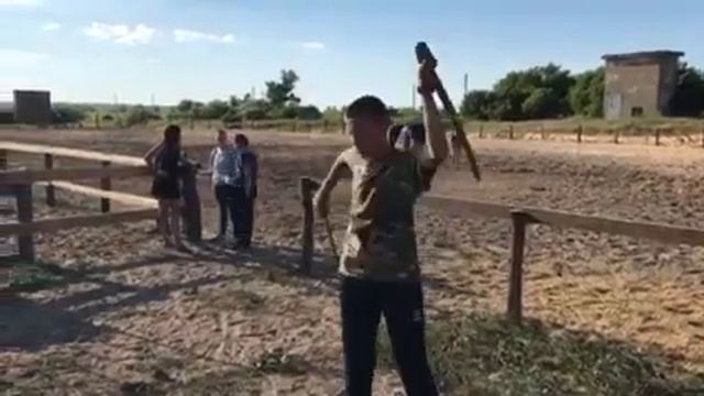 Сложный рисунок из фланкировки с двух рук. смотреть онлайн