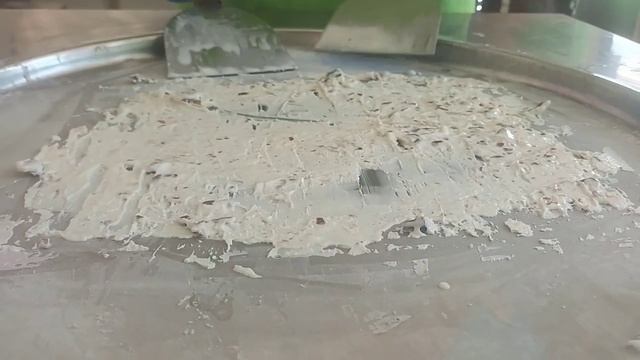 Мороженное жареное или ледяное? странная субстанция. Еда в парке. смотреть онлайн