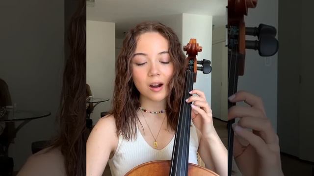 Laufey - Taking a chance on love смотреть онлайн