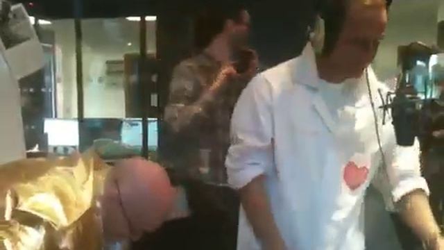 Gary's Egg Head Day 2 - Robson Green Special смотреть онлайн