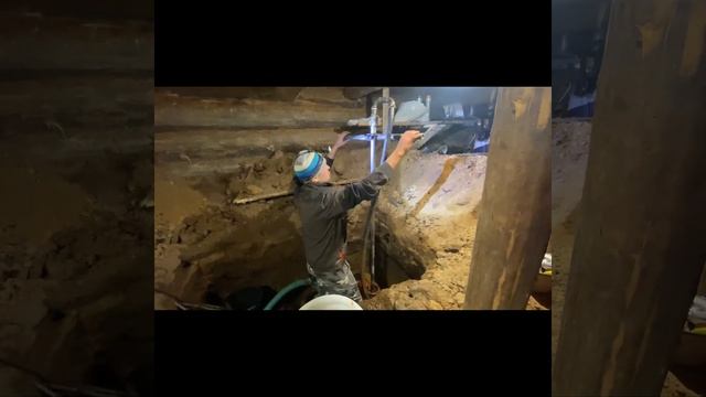 Абиссинская скважина в ПОДВАЛЕ. Своими руками. Мой первый опыт. Дебит 2,7 куба/час. смотреть онлайн