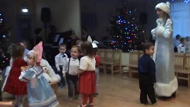 Новый Год 2017 - Зайчата смотреть онлайн