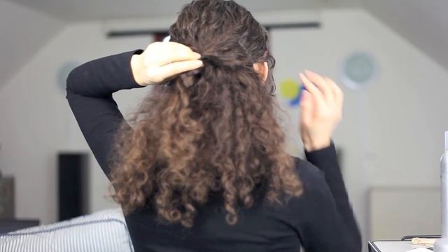 Красивая причёска на длинные вьющиеся волосы просто смотреть онлайн