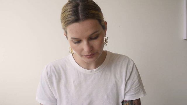 OUT LOUD —  First contact with a new book смотреть онлайн