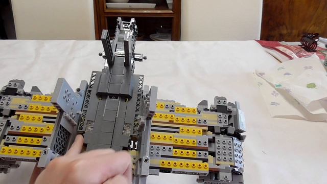 Mould King 21023 - UCS Razor Crest - Aufbau Teil 1 смотреть онлайн