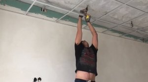 Как выставить Потолок Армстронг Правильно