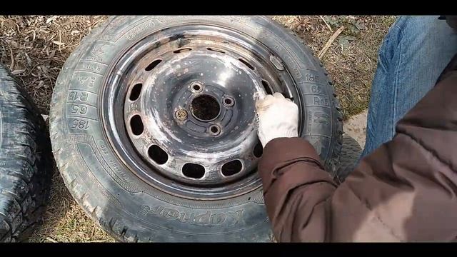 ПОКРАСКА ДИСКОВ БАЛЛОНЧИКОМ/Штампы в черный цвет/КАК ПОКРАСИТЬ ДИСКИ У АВТО ЗА 250 РУБ -Результат? смотреть онлайн