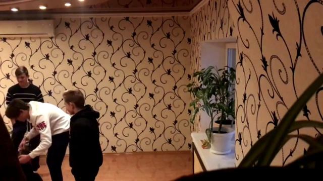 Пранк: Связали друга к стулу и обмазали его Всем . | Подшутили над Ютубером. | Aurora. смотреть онлайн