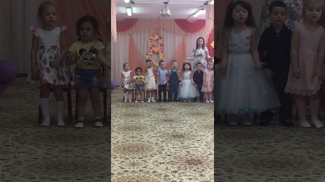 Диана веселятся и кружатся смотреть онлайн