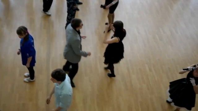 любите, девушки, спасателей!.MP4 смотреть онлайн