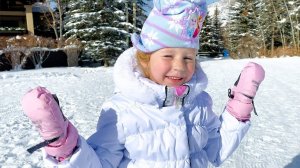 Настя и её зимние развлечения с друзьями