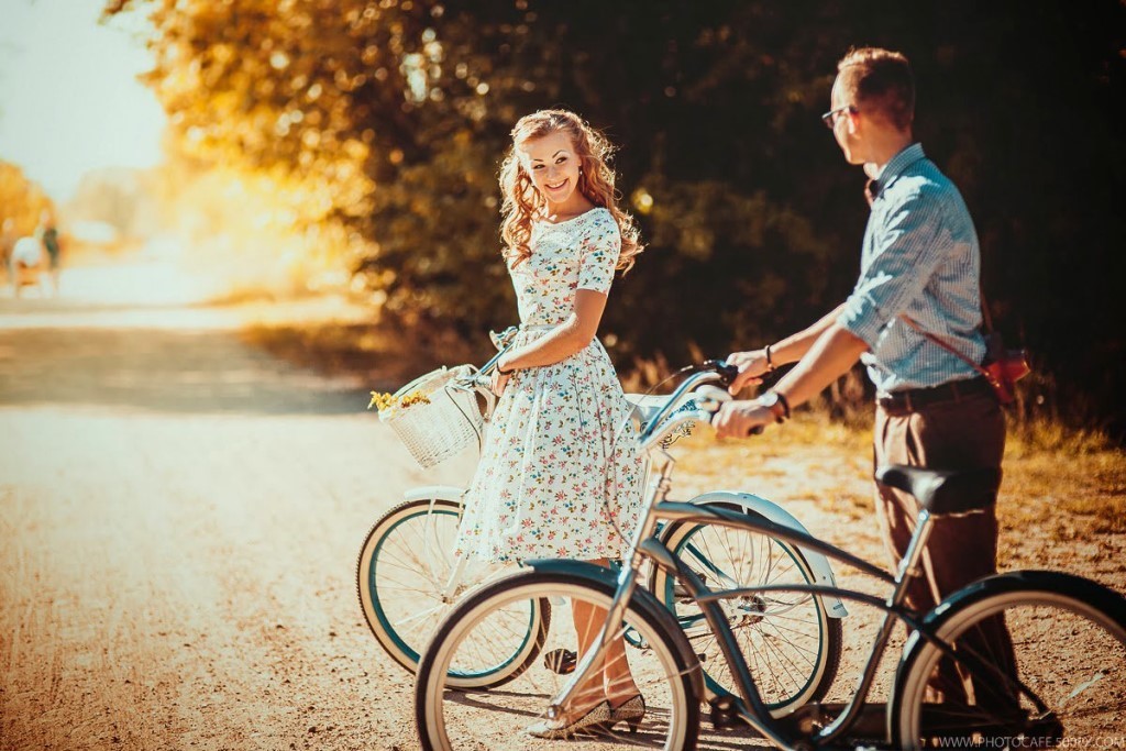 Мы встретились с тобой, в забытом, старом парке.... Автор текста Татьяна Куташева. Стихи о весне