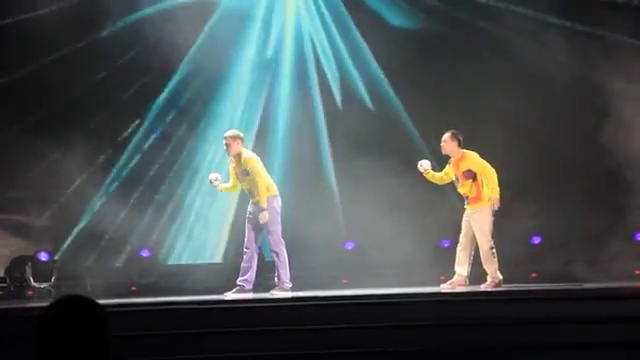 Драконы Dubstep Robot Dance - концерт Атай Омурзаков смотреть онлайн