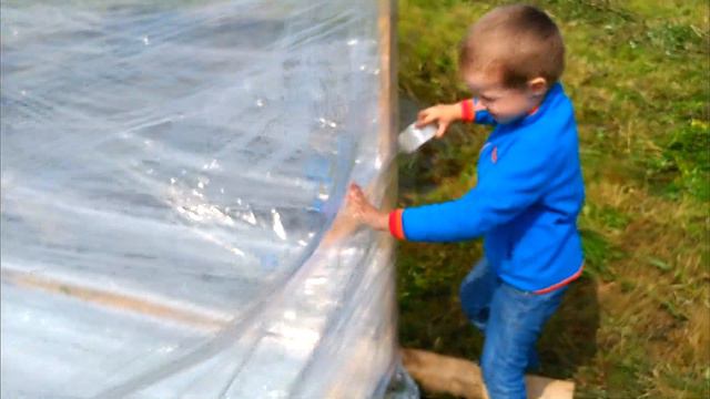 Построили дом из стрейч ПЛЁНКИ для детей своими руками смотреть онлайн